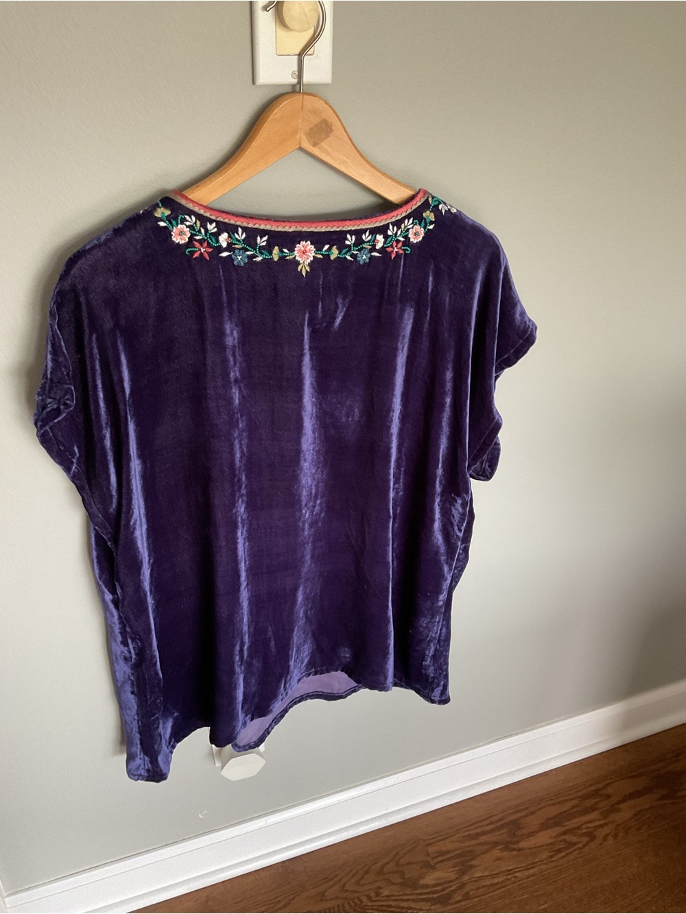 Sundance Purple Velvet Embroidered V-Neck Top - Picture 3 of 11